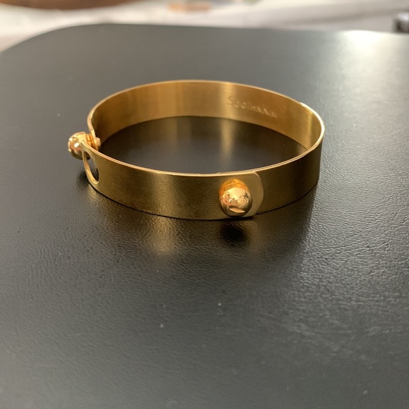 Soo Ihn Kim golden bangle - Picture 5 of 5